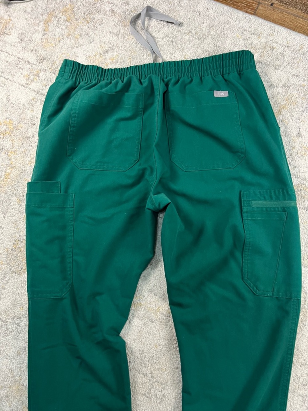 FIGS Casma & Yola Scrub Set Hunter Green Size M Women's EUC - Picture 10 of 11